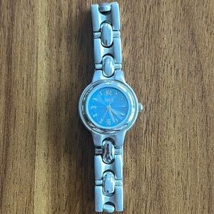 GUC Lei Silver and Blue Women's Watch 🦖